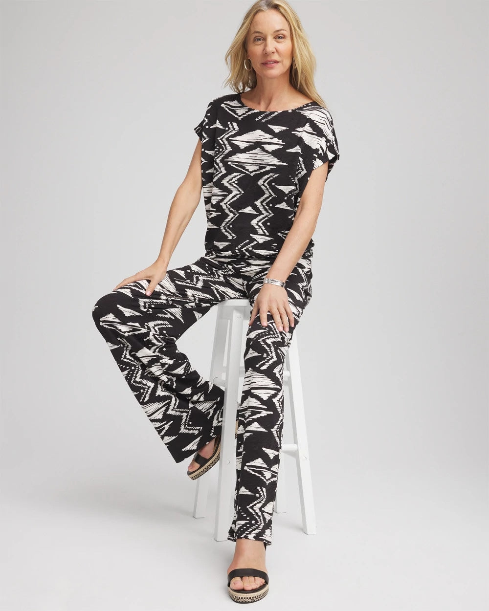 Chico's Travelers™ Crinkled Knit Geo-Print Top BLACK