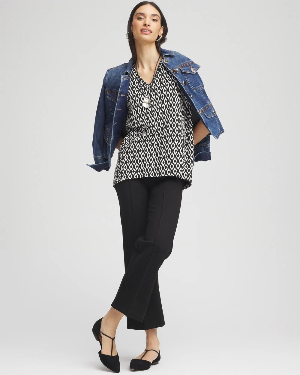 Chico's Graphic Slub V-Neck Tee BLACK