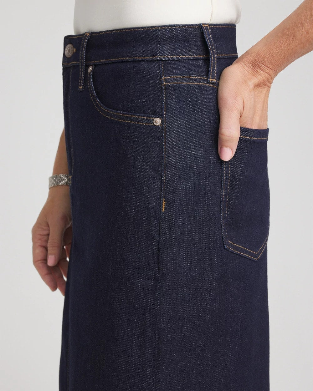 Chico's High-Rise Straight Stretch-Denim Skirt CEDAR RINSE